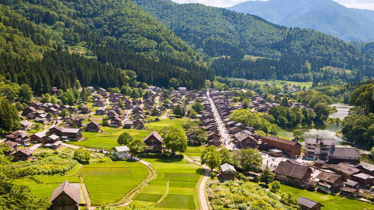 合掌造り集落の全景