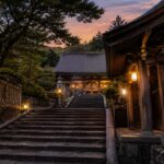 下呂温泉の温泉寺をイメージした石段と静かな境内