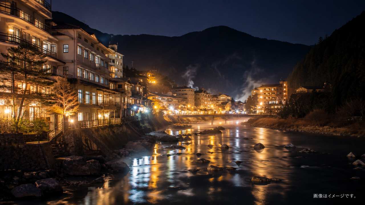 下呂温泉の夜の温泉街を実写風に描写、飛騨川沿いの灯り、湯けむり